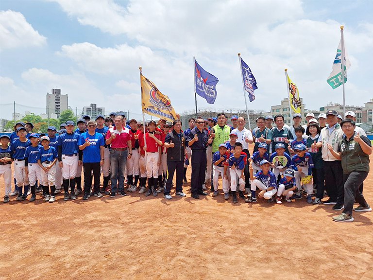 113臺南市議長盃反詐騙社區棒球跨齡交流賽開幕　未打球先打詐