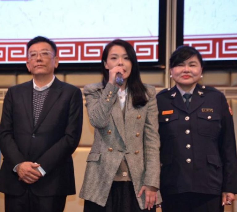 真金不怕火煉貪污改判偽造文書 高虹安支持者放長串鞭炮狂賀! 真金不怕火煉貪污改判偽造文書 高虹安支持者放長串鞭炮狂賀!