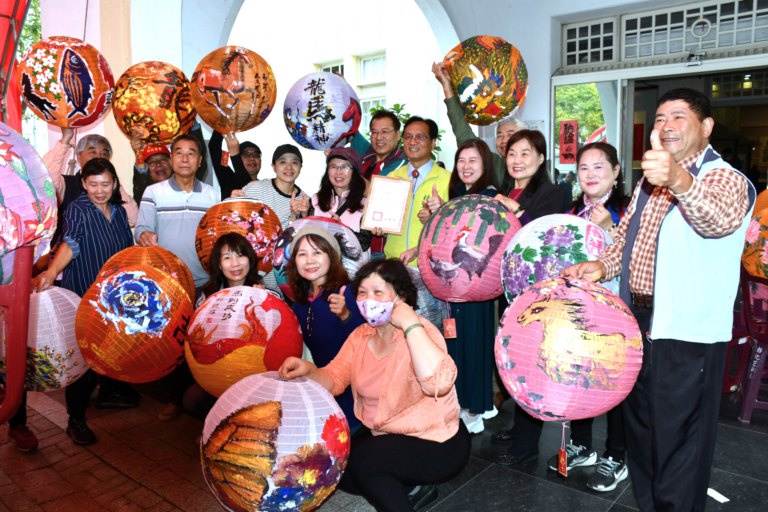 藝術家彩繪彰邑百景　林世賢籲公共建設納入藝術文化元素