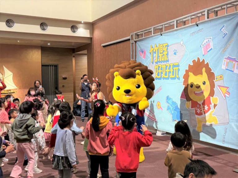 皮皮獅現身安捷國際酒店　陪伴親子歡度歡樂聖誕節