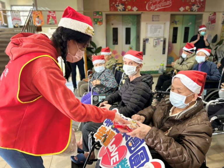 天主教聖詠團報佳音 新竹榮家感受聖誕幸福時光 天主教聖詠團報佳音 新竹榮家感受聖誕幸福時光