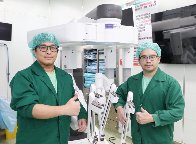 7旬罹癌男驚見肺腫瘤手術高難度　仁愛長庚達文西助攻切除肺節