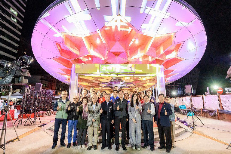 市長張善政點亮G11藝文特區站出入口A　捷運綠線向115年通車目標邁進