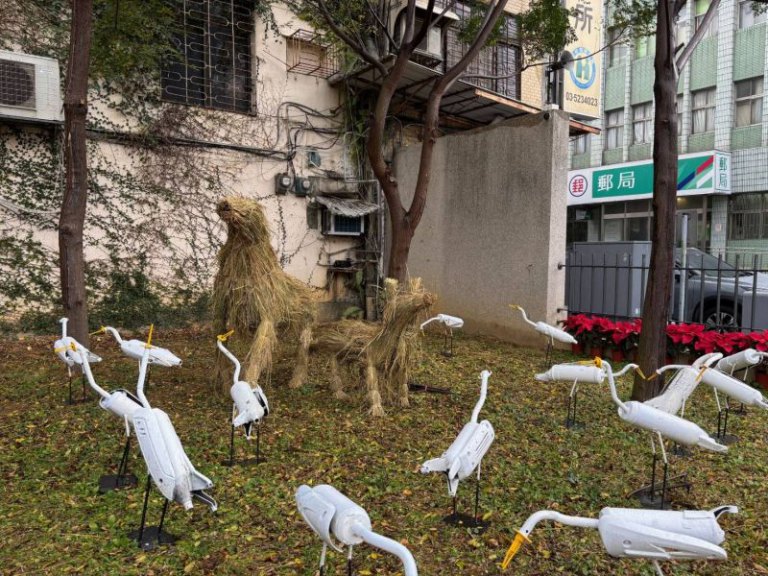 「白鷺鷥-環境與藝術的交響曲」　范揚清機車排氣管創作展廢鐵重生化為白鷺