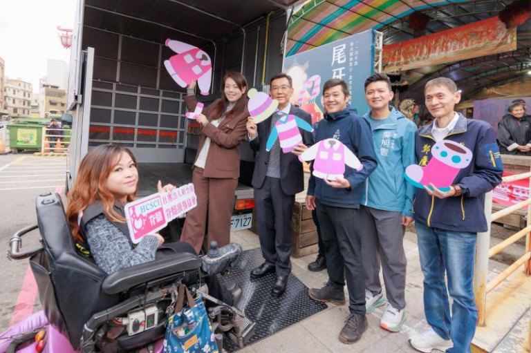 竹蓮寺捐贈舊衣新生圓夢貨車　高虹安市長：肯定公私協力推動環保公益