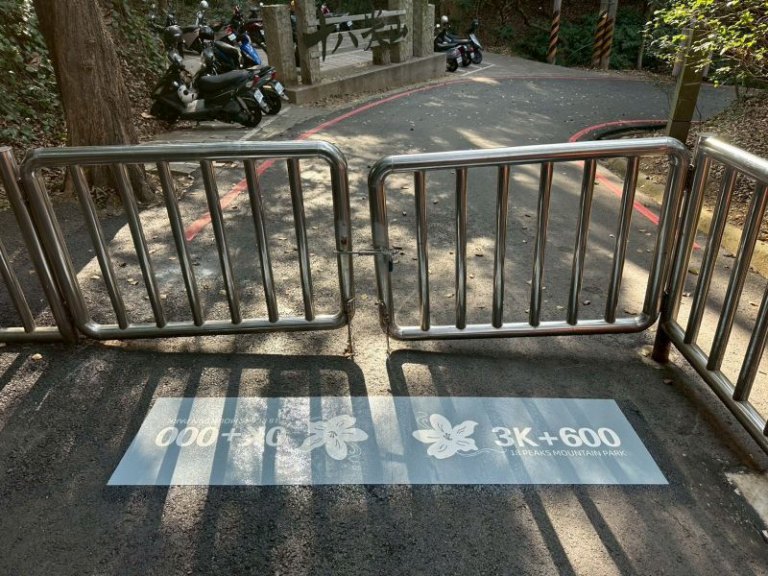 竹市十八尖山步道增設里程標示 高虹安市長:提升民眾健行便利性與安全性 竹市十八尖山步道增設里程標示 高虹安市長:提升民眾健行便利性與安全性