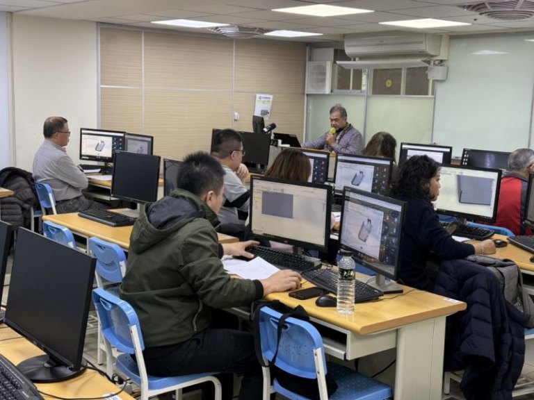 50+工地主任跨行設計領域　「產投」助轉職開啟新職涯