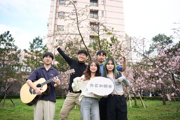 中央大學櫻花盛開　校方盼更多師來觀賞