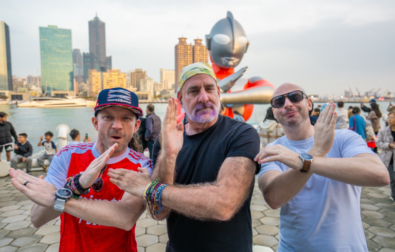 超人力霸王降臨高雄港震撼登場　2026高雄冬日遊樂園盛大開幕