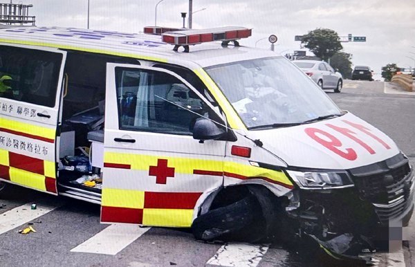 中壢消防救護車車禍 　兩車上的乘客都受傷