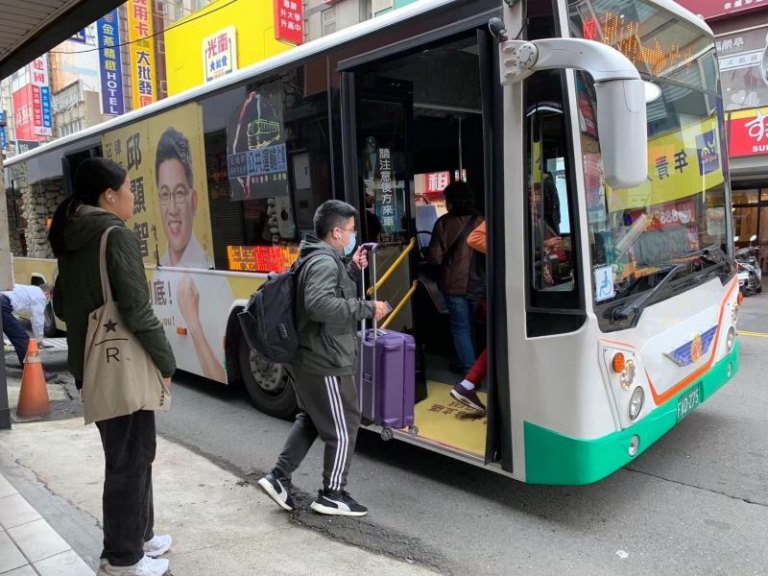 竹市公車路網優化再升級！　高虹安市長宣布「藍1區」增班、11甲延駛南華國中