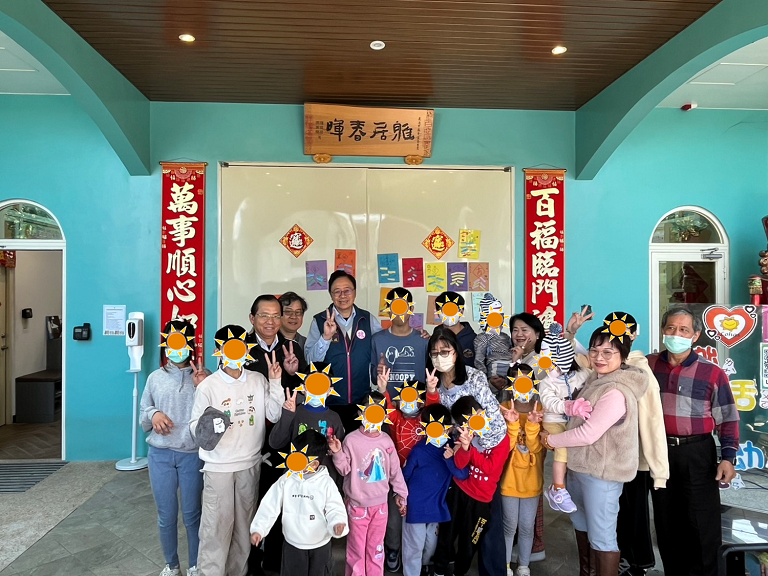 桃園市長探訪兒少　送上新年祝福與關懷