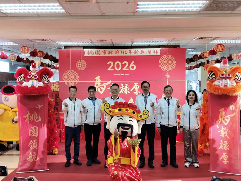 桃市府舉行新春團拜 張善政定調穩健前行 桃市府舉行新春團拜 張善政定調穩健前行