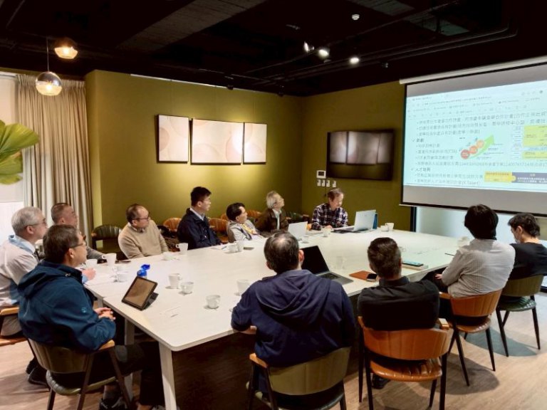 敏實科大跨足AI新里程！　打造「巡檢機器狗」物流新標竿