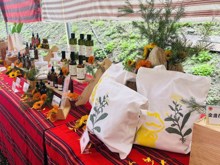 尖石那羅灣金盞花季開跑　賞花走春就來竹縣黃金香草部落