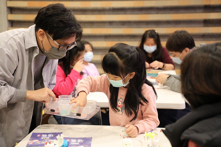 桃園兒美館「外掛學校」　引導兒童發展並訴說自身觀點