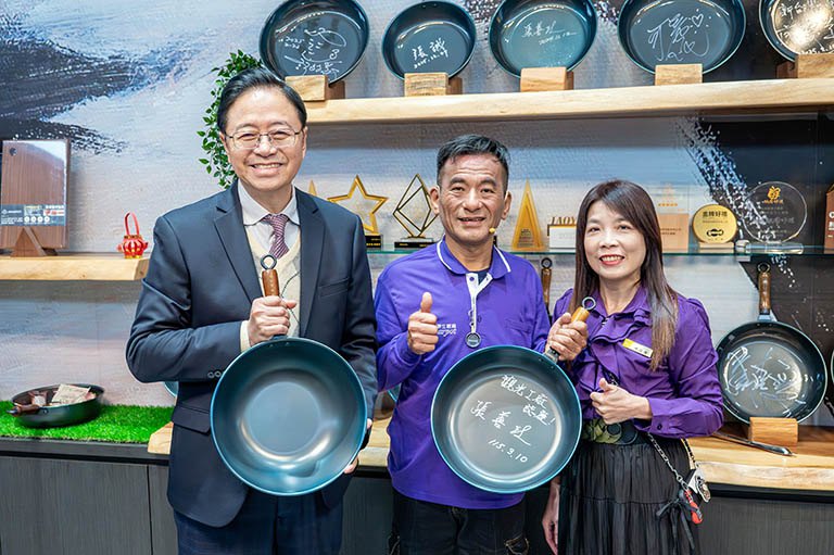 阿媽牌生鐵鍋觀光工廠開幕　張市長：展現桃園品牌實力與產業轉型成果