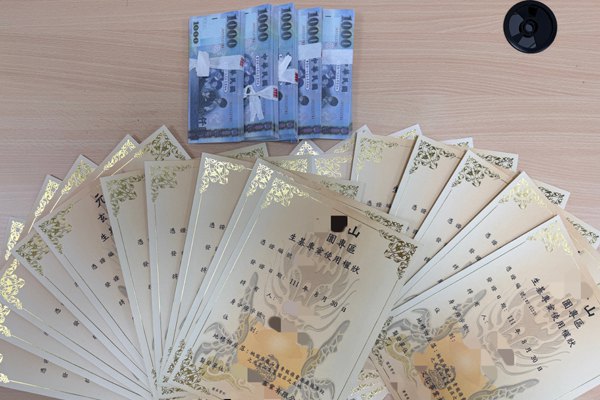 中壢逮一以賣靈塔詐騙男子 　警方逮捕過程中男子想逃