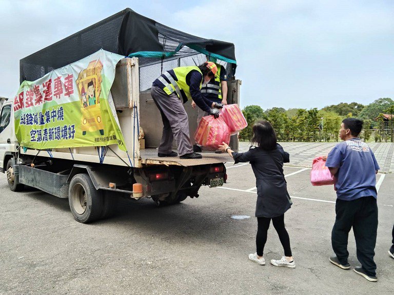 桃園環保局鼓勵市民響應　一爐一炷香、紙錢減量、多元代金及集中焚燒