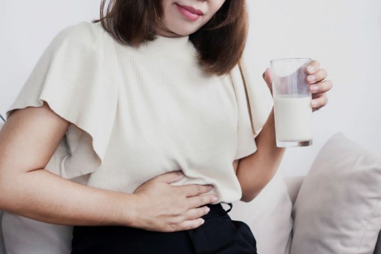 久坐＋高壓夾擊！　大數據揭職場女性三大困擾：倦怠、頭痛、便秘