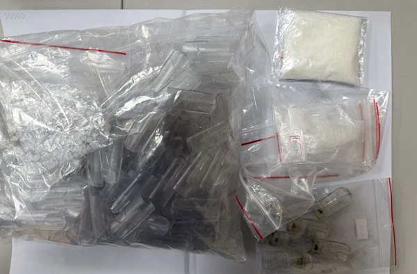 中壢一網咖煙霧瀰漫 　警方當場逮人起出毒品