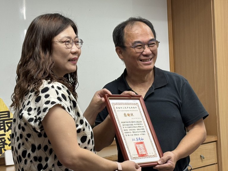 城市記憶～王錦成創作個展「石在很療癒」　三民戶政登場