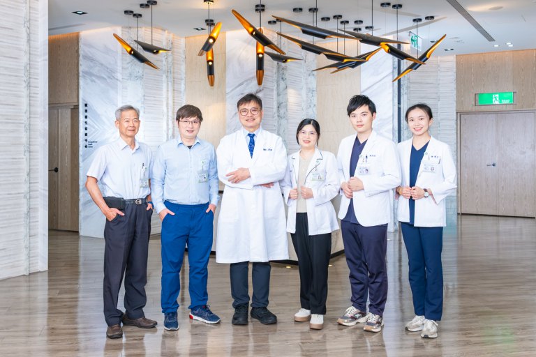 新生兒透光型髖關節隱形矯具 彰基榮獲阿基米德發明展金獎與特別獎 新生兒透光型髖關節隱形矯具 彰基榮獲阿基米德發明展金獎與特別獎