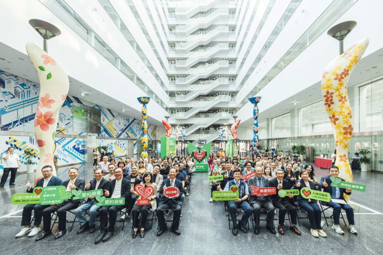 「1980愛心天使」巡迴展開幕　「張老師」聯手企業界導入AI轉型守護社會韌性