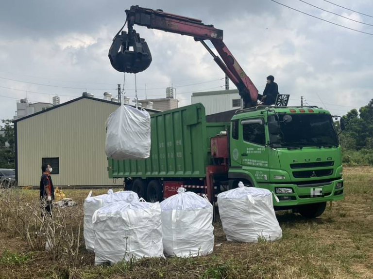 「0800-286858」 可線上申請 桃市府提供石綿建材廢棄物免費清運服務 「0800-286858」 可線上申請 桃市府提供石綿建材廢棄物免費清運服務