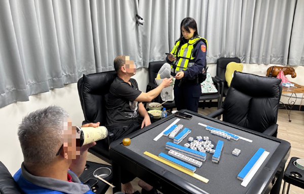 楊梅警局進行擴大臨檢 　查獲多案件並移送法辦