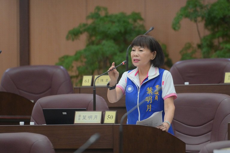 焚化爐回饋中心轉型運動場　市議員葉明月關注停車規劃與設施活化