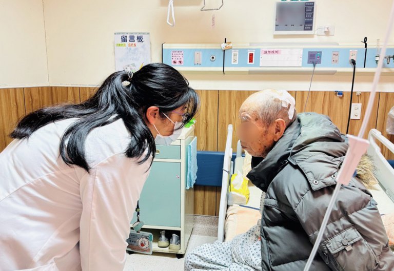 中榮醫療攜手社區打造安全網　接住百歲人瑞安心御老