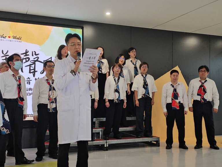 樂生醫院辦音樂會慰護理師 院長王偉傑驚喜開唱熱場 樂生醫院辦音樂會慰護理師 院長王偉傑驚喜開唱熱場