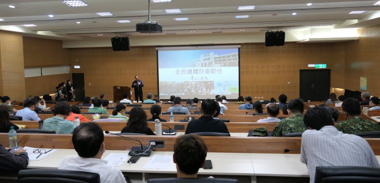 打造「橡皮球」般韌性台灣　季連成政委南服中心談防災整備與應變