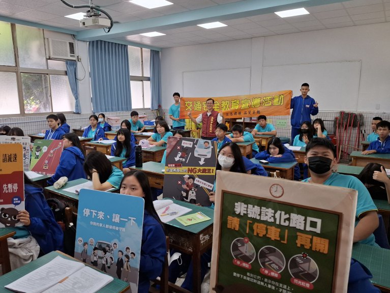 高雄市區監理所交安宣導進校園　加強防制青少年無照駕駛
