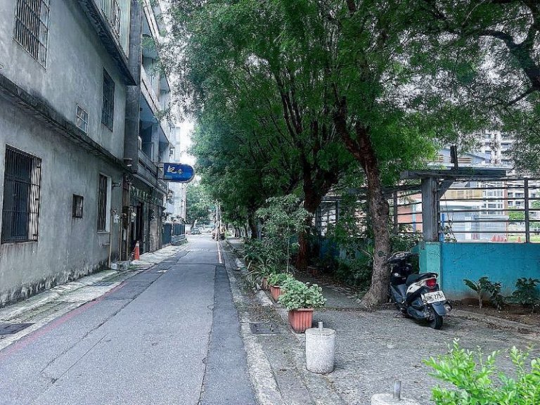 竹北仁愛國中外藏「俄羅斯方塊」 鄭朝方創意打造趣味通學步道 竹北仁愛國中外藏「俄羅斯方塊」 鄭朝方創意打造趣味通學步道