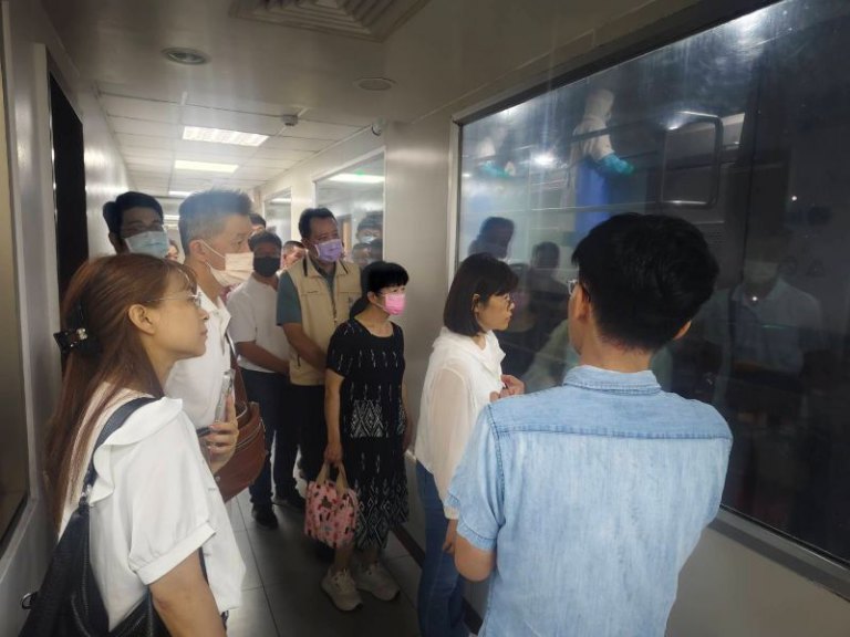 新竹榮家落實食安「主動防禦」參訪卜蜂工廠源頭　嚴格把關長輩餐桌品質