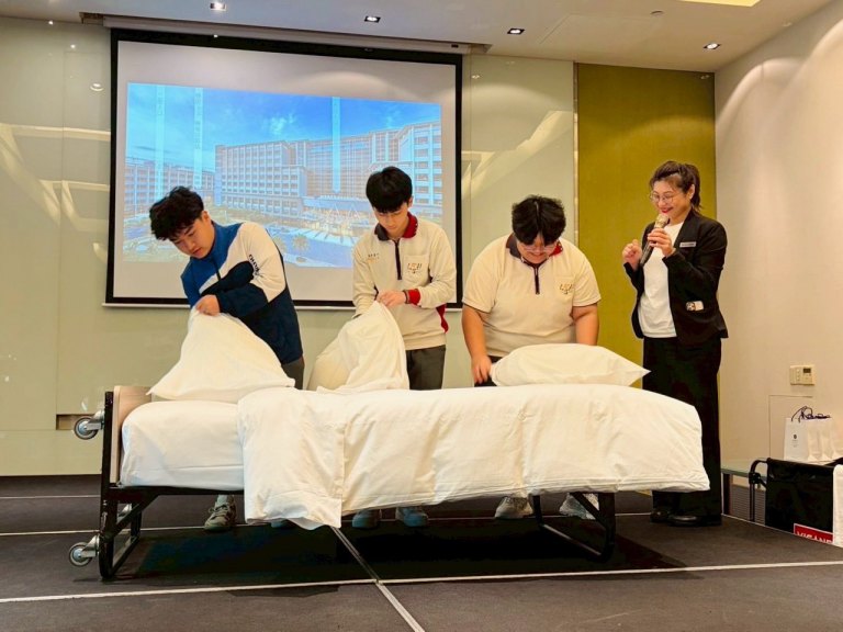 桃竹苗分署攜手國高中啟動未來職涯力 走進航空城產業參訪 連結地方資源辦理職人講座 桃竹苗分署攜手國高中啟動未來職涯力 走進航空城產業參訪 連結地方資源辦理職人講座