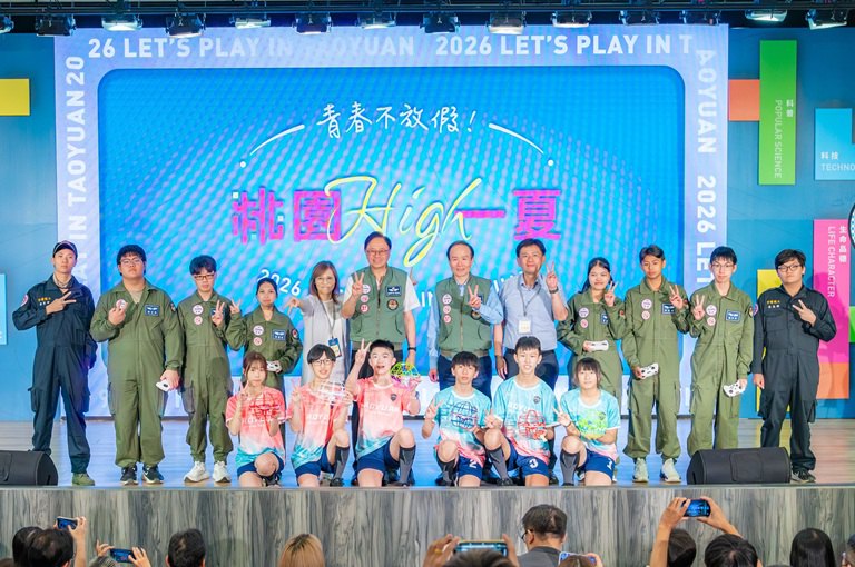 青春不放假學習不停歇　張善政推354門暑期營隊