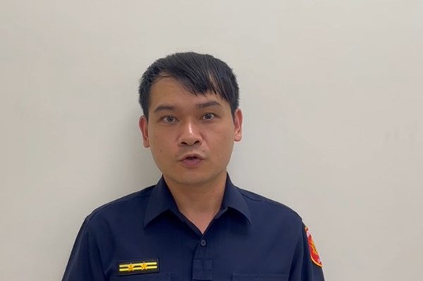 中壢一女子酒後失態 員警只好帶回管束 中壢一女子酒後失態 員警只好帶回管束