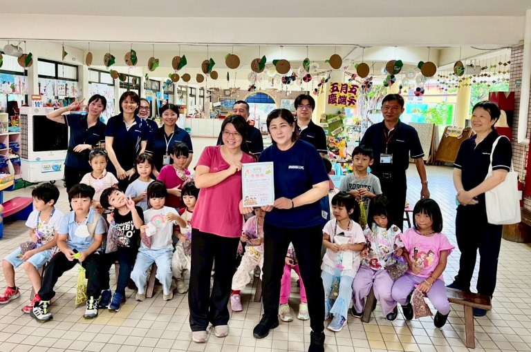 威合(威務)公司端午節懷幼送香包活動 促進世代共融 威合(威務)公司端午節懷幼送香包活動 促進世代共融
