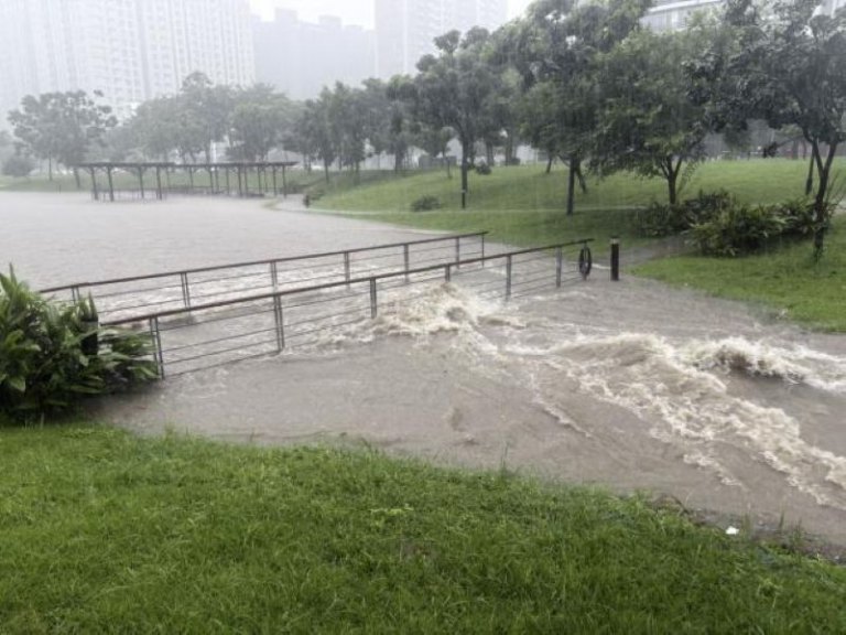 強降雨來襲　竹縣多處淹水、全面停停課