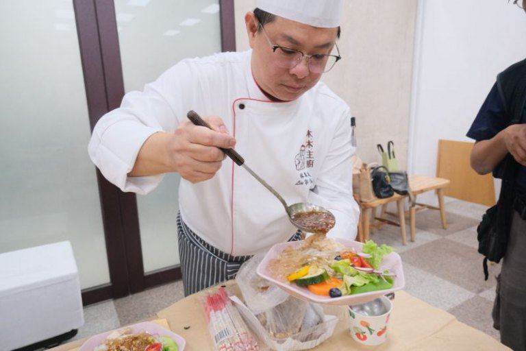 8月22日新埔鎮九芎湖商圈第三屆新埔有「愛」 與你相「玉」- 黃金客庄千人洗愛玉活動 8月22日新埔鎮九芎湖商圈第三屆新埔有「愛」 與你相「玉」- 黃金客庄千人洗愛玉活動