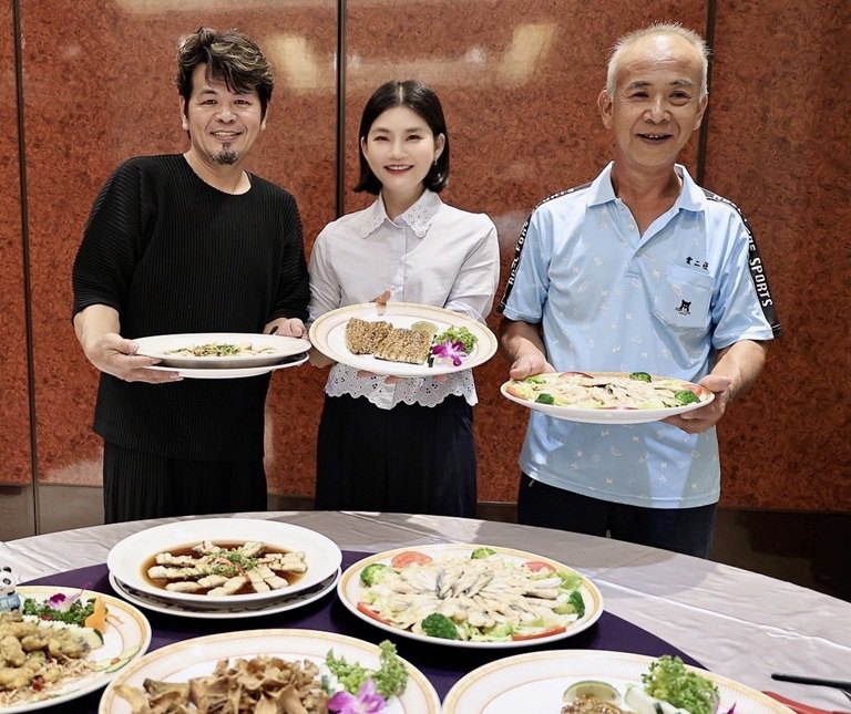 板前屋採購5噸力挺雲林鰻魚 與雲林縣政府攜手 讓世界看見雲林 板前屋採購5噸力挺雲林鰻魚 與雲林縣政府攜手 讓世界看見雲林