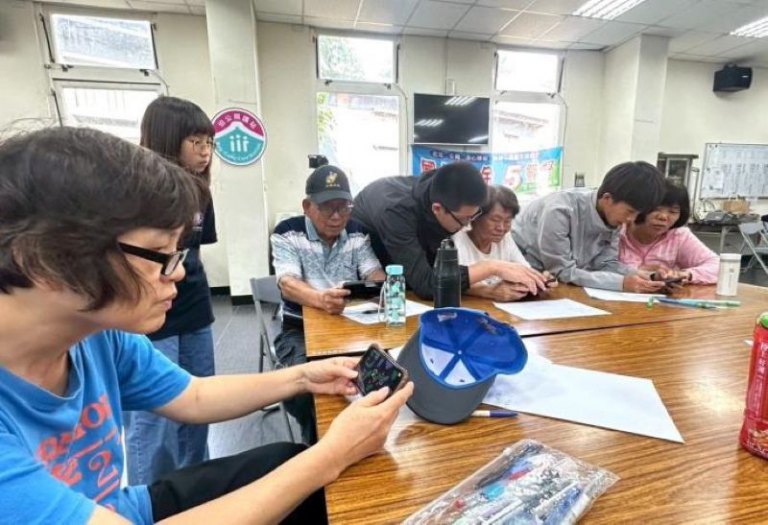 青銀共創AI生命紀錄　竹縣青年志工大串聯熱血啟動