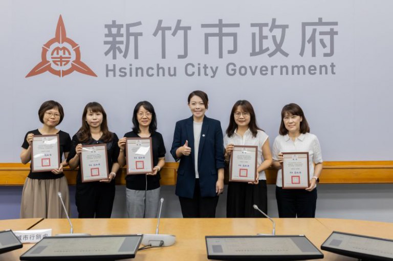 竹市成功達成零負債！　高虹安市長表揚市府團隊攜手完成百億減債里程碑