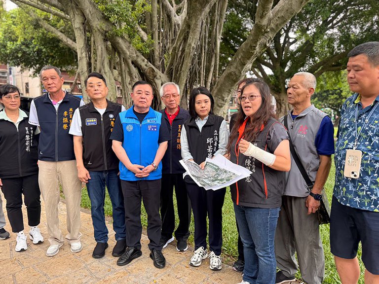 邱奕勝攜兩立委會勘 推動白馬興仁公園永久保留 邱奕勝攜兩立委會勘 推動白馬興仁公園永久保留
