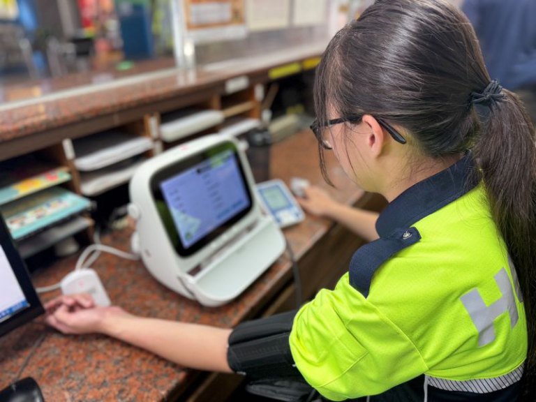 科技守護打火弟兄 竹市消防局全國首創將智慧生理監測導入火場安全管制 科技守護打火弟兄 竹市消防局全國首創將智慧生理監測導入火場安全管制