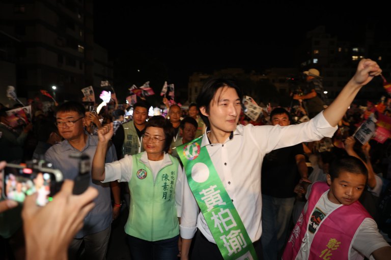 黃柏瑜總部成立!用歌聲揭參選初衷 感動數千支持者~ 黃柏瑜總部成立!用歌聲揭參選初衷 感動數千支持者~