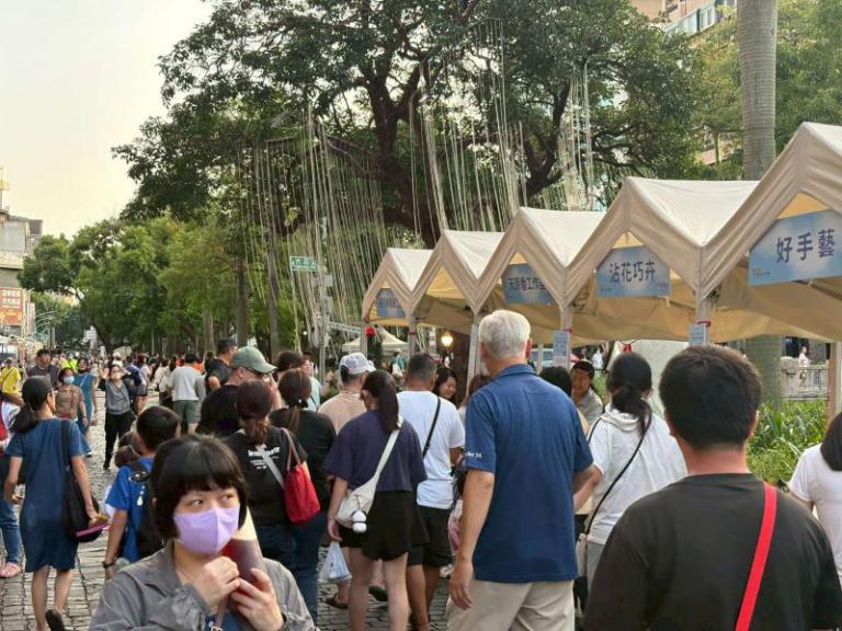 竹風好市集人氣旺　邱臣遠代理市長邀中秋連假來竹市嚐世界美食